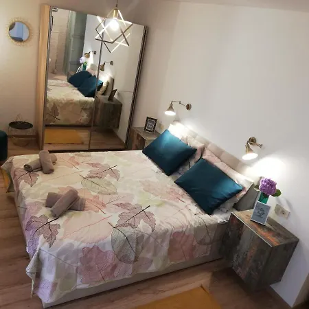 Rooms Riviera Bed & Breakfast *